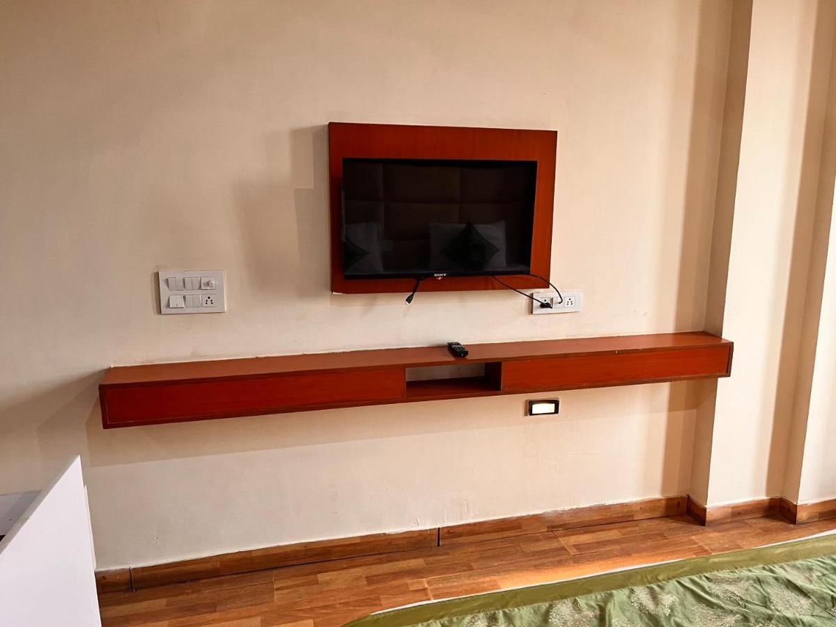 Oyster Pearl I Near Medanta Hospital I Sec-39 I Gurgaon Exterior foto